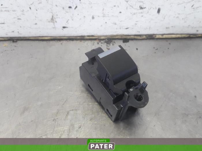 Usados Interruptor de ventanilla eléctrica Landrover Range Rover Sport (LW) 3.0 TDV6 Precio € 10,50 Norma de margen ofrecido por Autoparts Pater