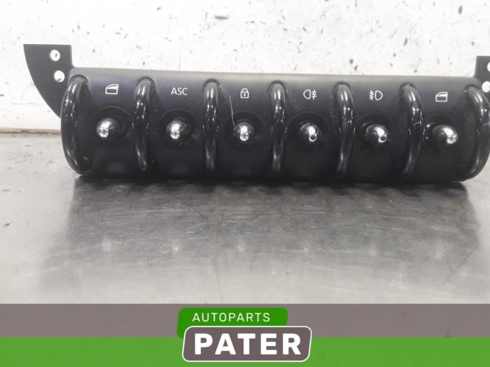Usados Interruptor de ventanilla eléctrica BMW Mini (R50/53) 1.6 16V One Precio € 42,00 Norma de margen ofrecido por Autoparts Pater