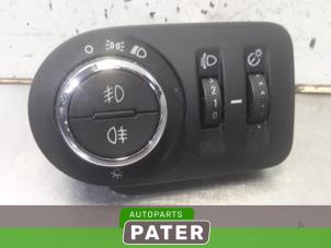 Usados Interruptor de luz Opel Corsa D 1.3 CDTi 16V ecoFLEX Precio € 21,00 Norma de margen ofrecido por Autoparts Pater