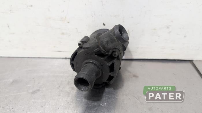 Begagnade Extra vattenpump Volkswagen Tiguan (5N1/2) 2.0 TDI 16V 4Motion Pris € 15,75 Marginaltabell erbjuds av Autoparts Pater