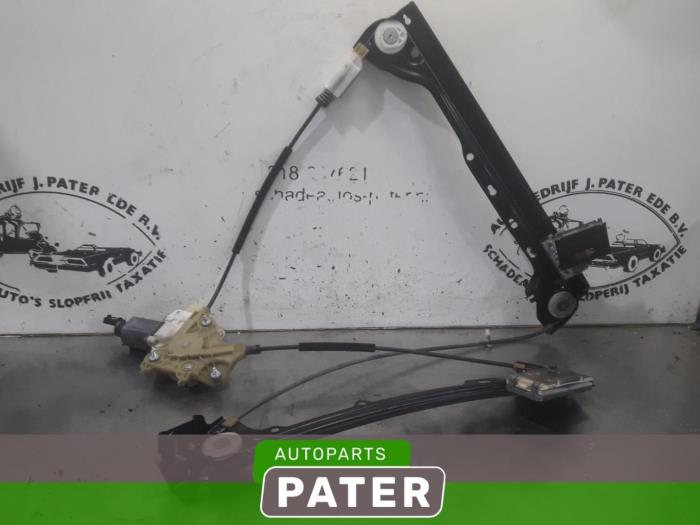 Door electric window regulator