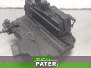 Used Rear door mechanism 4-door, right Renault Clio IV (5R) 1.5 dCi 90 FAP Price € 52,50 Margin scheme offered by Autoparts Pater