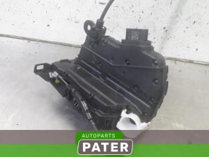 Used Door lock mechanism 4-door, front left Renault Clio IV Estate/Grandtour (7R) 0.9 Energy TCE 12V Price € 52,50 Margin scheme offered by Autoparts Pater