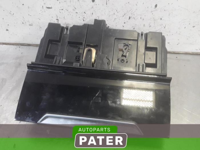 Używane Rózne Volkswagen Passat (3G2) 1.6 TDI 16V Cena € 52,50 Procedura marży oferowane przez Autoparts Pater