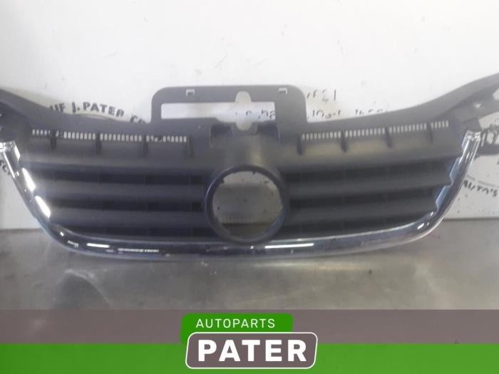 Używane Grill Volkswagen Caddy III (2KA,2KH,2CA,2CH) 1.9 TDI Cena € 50,82 Z VAT oferowane przez Autoparts Pater