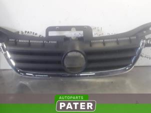 Used Grille Volkswagen Caddy III (2KA,2KH,2CA,2CH) 1.9 TDI Price € 50,82 Inclusive VAT offered by Autoparts Pater