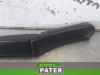 Front wiper arm from a Volkswagen Up! (121) 1.0 12V 60 2017