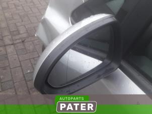 Usados Retrovisor externo izquierda Opel Corsa D 1.2 16V Precio € 36,75 Norma de margen ofrecido por Autoparts Pater