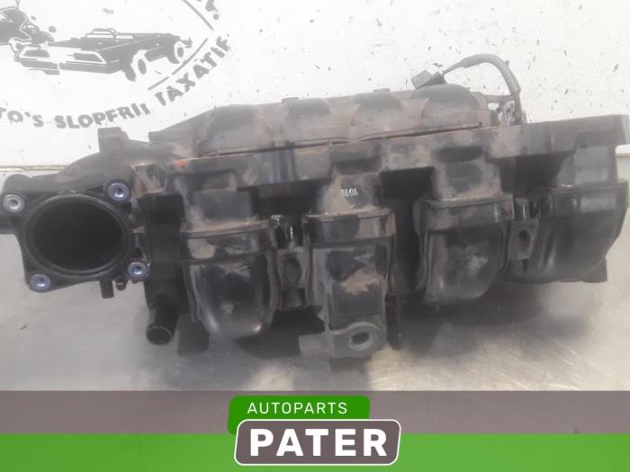 Używane Kolektor dolotowy Toyota Verso S 1.33 16V Dual VVT-I Cena € 105,00 Procedura marży oferowane przez Autoparts Pater