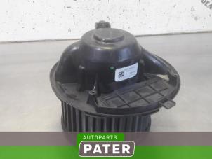 Usagé Ventilateur chauffage Volkswagen Beetle (16AB) 2.0 TDI 16V Prix € 52,50 Règlement à la marge proposé par Autoparts Pater