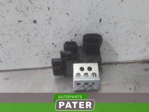 Used Cooling fan resistor Renault Clio IV Estate/Grandtour (7R) 1.5 Energy dCi 90 FAP Price € 36,75 Margin scheme offered by Autoparts Pater