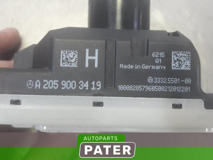 Electronic ignition key from a Mercedes-Benz C (W205) C-300 CDI 2.2 BlueTEC Hybrid, C-300 h 16V 2016