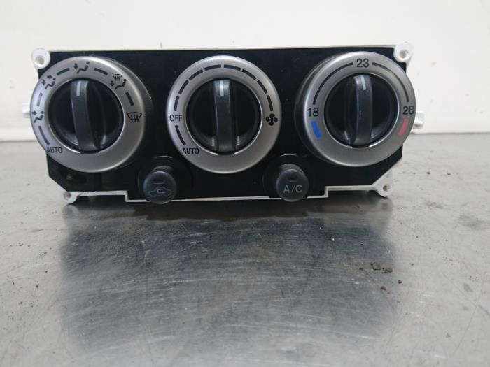 Panel de control de calefacción de un Suzuki Liana (ERC/ERD/RH4) 1.6 MPi 16V 2004