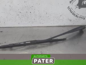 Used Rear wiper arm Toyota Prius (ZVW3) 1.8 16V Price € 15,75 Margin scheme offered by Autoparts Pater