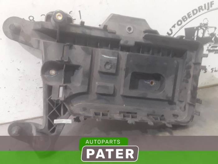 Battery box from a Volkswagen Beetle (16AB) 1.2 TSI 2012