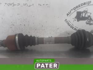 Usados Eje de transmisión izquierda delante Peugeot 3008 I (0U/HU) 1.6 16V THP 155 Precio € 36,75 Norma de margen ofrecido por Autoparts Pater