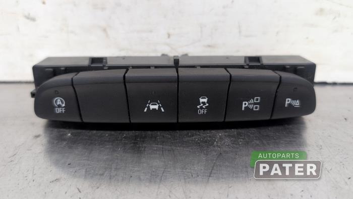 Używane Przelacznik Opel Astra K Sports Tourer 1.6 CDTI 136 16V Cena € 21,00 Procedura marży oferowane przez Autoparts Pater