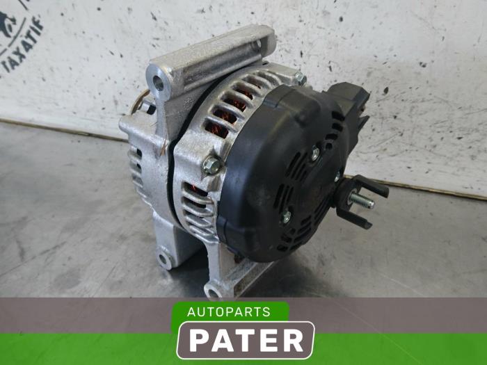 Dynamo van een Opel Astra K Sports Tourer 1.6 CDTI 136 16V 2018