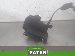 Used Rear door mechanism 4-door, right Renault Clio IV (5R) 0.9 Energy TCE 90 12V Price € 63,00 Margin scheme offered by Autoparts Pater
