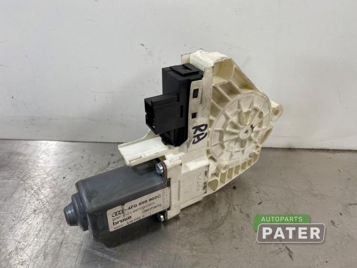 Usados Motor de ventanilla de puerta Audi S6 Avant (C6) 5.2 V10 40V Precio € 10,50 Norma de margen ofrecido por Autoparts Pater