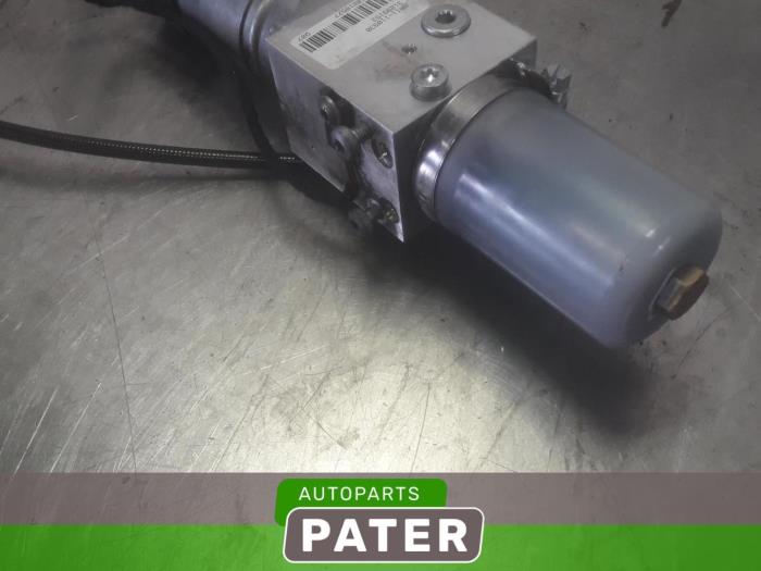 Tailgate motor from a Volvo V70 (BW) 1.6 DRIVe 16V 2010