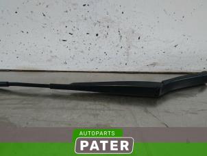 Used Front wiper arm Volkswagen Golf VI (5K1) 1.2 TSI BlueMotion Price € 21,00 Margin scheme offered by Autoparts Pater