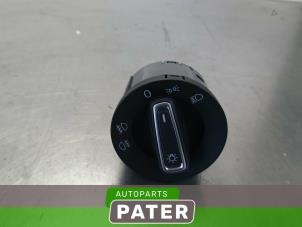 Usados Interruptor de luz Volkswagen Polo V (6R) 1.4 TDI DPF BlueMotion technology Precio € 21,00 Norma de margen ofrecido por Autoparts Pater