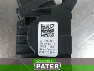 Used Accelerator pedal Volkswagen Polo VI (AW1) 1.0 TSI 12V Price € 52,50 Margin scheme offered by Autoparts Pater