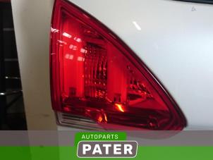 Używane Tylne swiatlo pozycyjne lewe Peugeot 2008 (CU) 1.2 12V e-THP PureTech 110 Cena € 42,00 Procedura marży oferowane przez Autoparts Pater