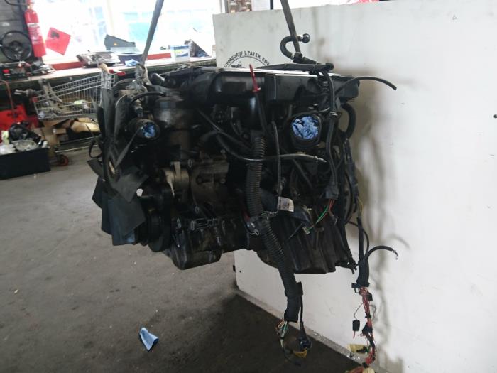 Engine from a BMW 3 serie (E46/4) 320i 24V 1998