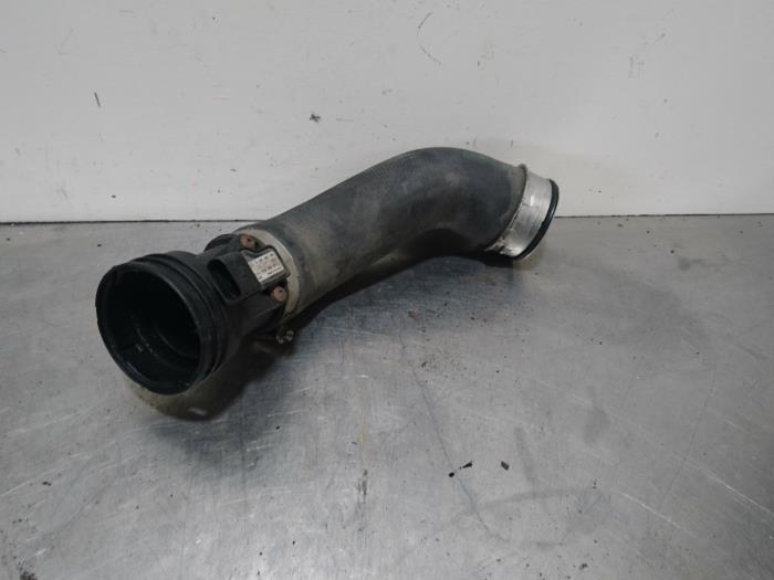 Gebrauchte Intercooler Rohr Volkswagen Transporter/Caravelle T5 2.5 TDi Preis € 15,89 Mit Mehrwertsteuer angeboten von Autoparts Pater