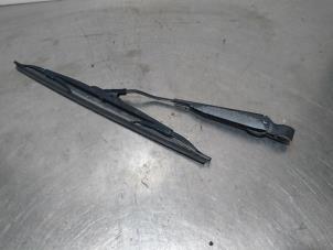 Used Rear wiper arm Chrysler Voyager/Grand Voyager (RG) 3.3 V6 Price € 21,00 Margin scheme offered by Autoparts Pater