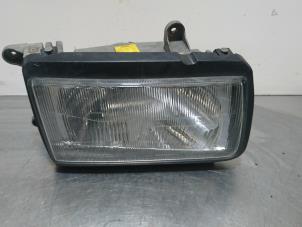 Used Headlight, right Opel Frontera (6B) 2.2 DTI 16V Price € 42,00 Margin scheme offered by Autoparts Pater