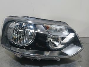 Used Headlight, right Volkswagen Transporter T5 2.0 TDI BlueMotion Price € 88,94 Inclusive VAT offered by Autoparts Pater