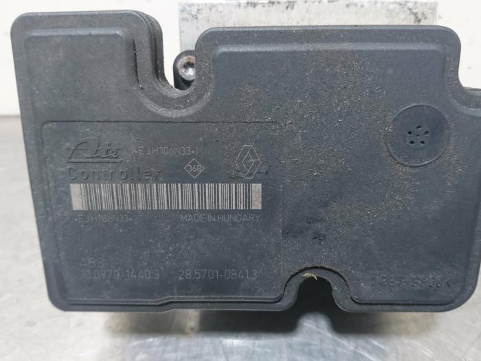 Begagnade ABS-pump Renault Twingo II (CN) 1.2 16V Pris € 47,25 Marginaltabell erbjuds av Autoparts Pater