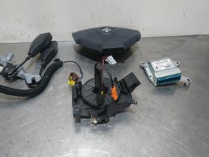 Used Airbag set + module Opel Vivaro 2.0 CDTI Price € 444,68 Inclusive VAT offered by Autoparts Pater