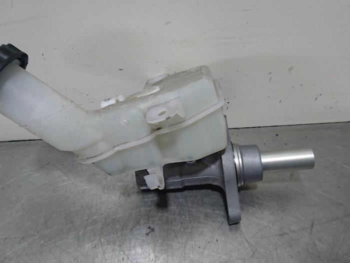 Cylindre de frein principal d'un Mitsubishi Outlander (GF/GG) 2.0 16V PHEV 4x4 2015