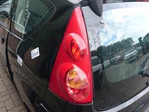 Gebrauchte Rücklicht links Peugeot 107 1.0 12V Preis € 26,25 Margenregelung angeboten von Autoparts Pater