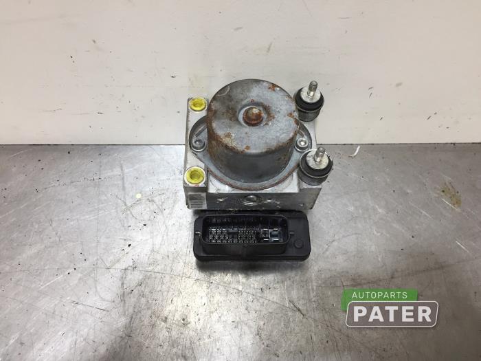 Usagé Bloc ABS Mitsubishi Outlander (CU) 2.0 16V 4x2 Prix € 31,50 Règlement à la marge proposé par Autoparts Pater