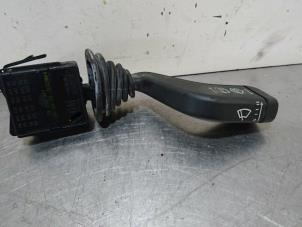 Usados Interruptor de limpiaparabrisas Opel Combo (Corsa C) 1.3 CDTI 16V Precio € 15,75 Norma de margen ofrecido por Autoparts Pater