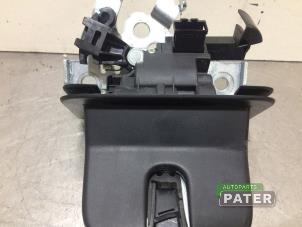 Used Tailgate lock mechanism Volkswagen Jetta IV (162/16A) 1.4 TSI 122 16V Price € 36,75 Margin scheme offered by Autoparts Pater