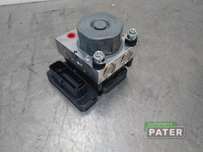 Używane Pompa ABS Renault Captur I (2R) 0.9 Energy TCE 12V Cena € 52,50 Procedura marży oferowane przez Autoparts Pater