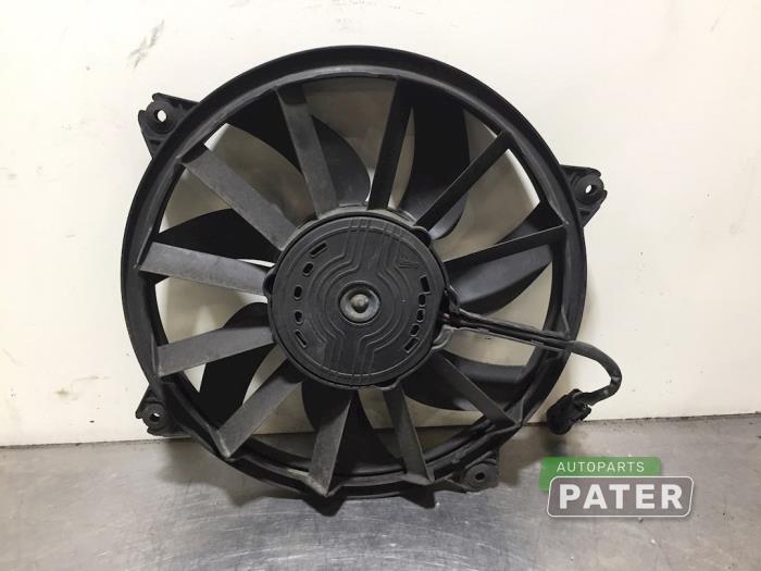 Używane Wentylator Peugeot 5008 I (0A/0E) 1.6 HDiF 16V Cena € 26,25 Procedura marży oferowane przez Autoparts Pater