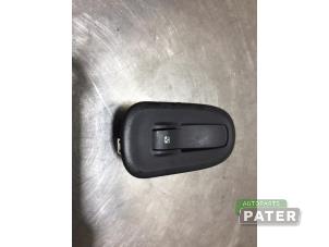 Used Electric window switch Renault Master IV (MA/MB/MC/MD/MH/MF/MG/MH) 2.3 dCi 16V Price € 25,41 Inclusive VAT offered by Autoparts Pater