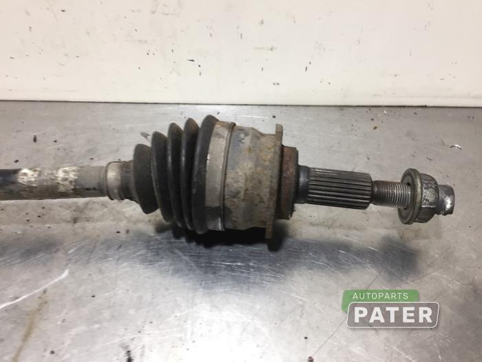Front drive shaft, left from a Opel Agila (B) 1.0 12V 2011