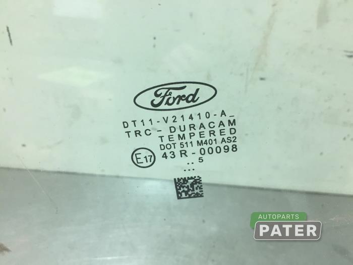 Door window 4-door, front right from a Ford Transit Connect (PJ2) 1.6 TDCi 16V 115 2015