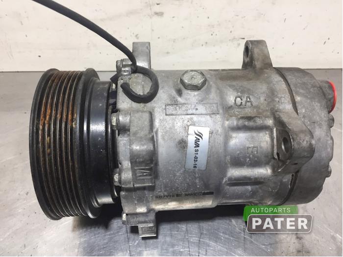 Usagé Compresseur de clim Renault Mascott 160.65 Prix € 95,29 Prix TTC proposé par Autoparts Pater