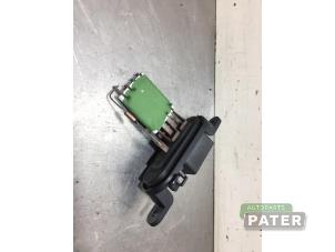Used Heater resistor Opel Movano 2.3 CDTi 16V FWD Price € 25,41 Inclusive VAT offered by Autoparts Pater