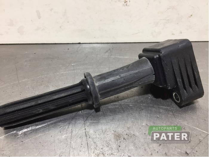 Pen ignition coil from a Opel Karl 1.0 ecoFLEX 12V 2018