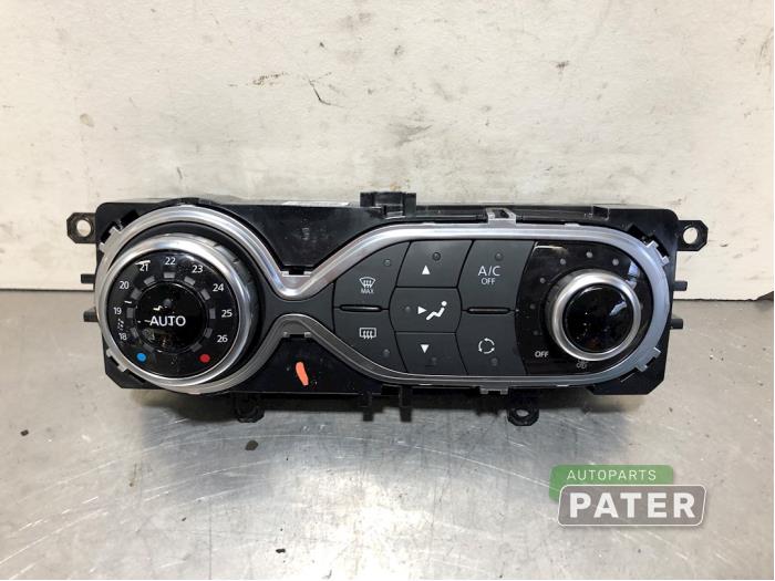 Używane Panel climatronic Renault Captur I (2R) 0.9 Energy TCE 12V Cena € 78,75 Procedura marży oferowane przez Autoparts Pater